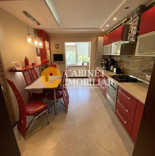 Apartament  3 Camere Decomandat - Et 1 - Bloc 1989 - Poză 2