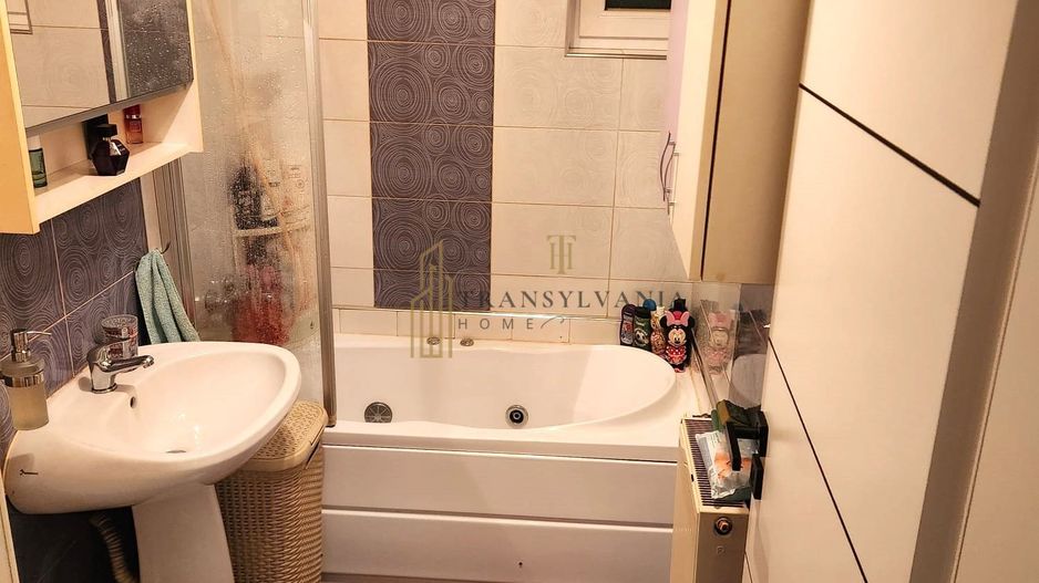 🏡 Apartament 3 camere la etaj intermediar, Zona Calea Surii Mici - Poză 8