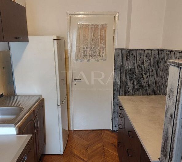 Apartament cu potențial, 3 camere, aproape de Big. - Poză 3