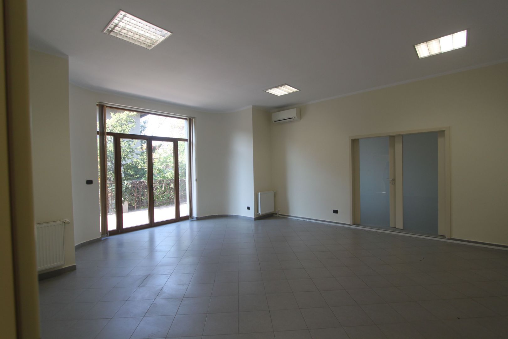 Birouri în vila - zona Balcescu - Poză 32