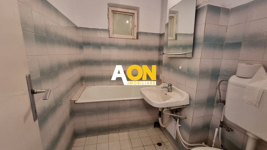 Apartament 3 Camere Decomandat, Bloc cu Lift, Zona Centru - Poză 7