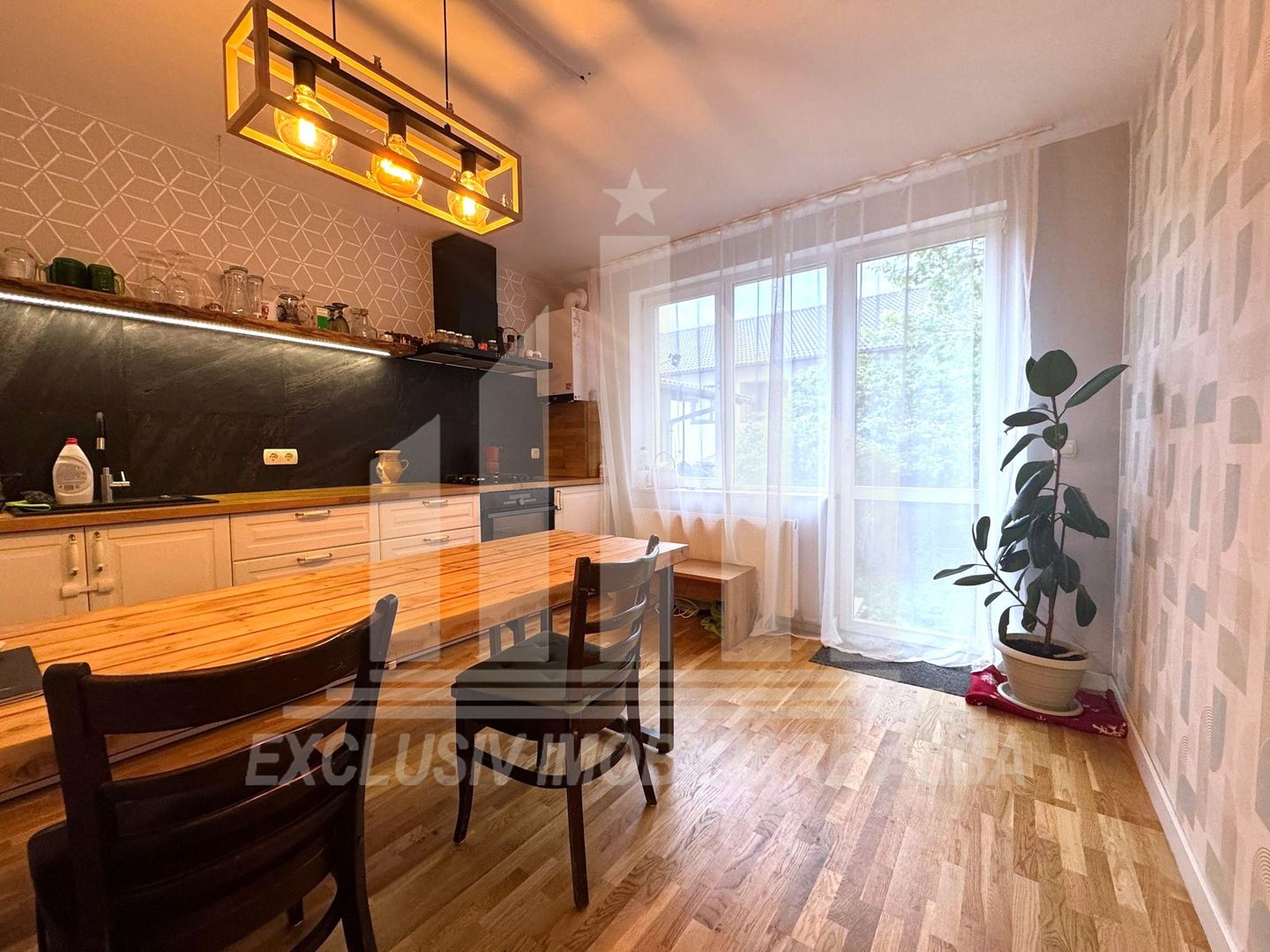 Apartament cu 2 camere cu curte privata, Cetate - Poză 1