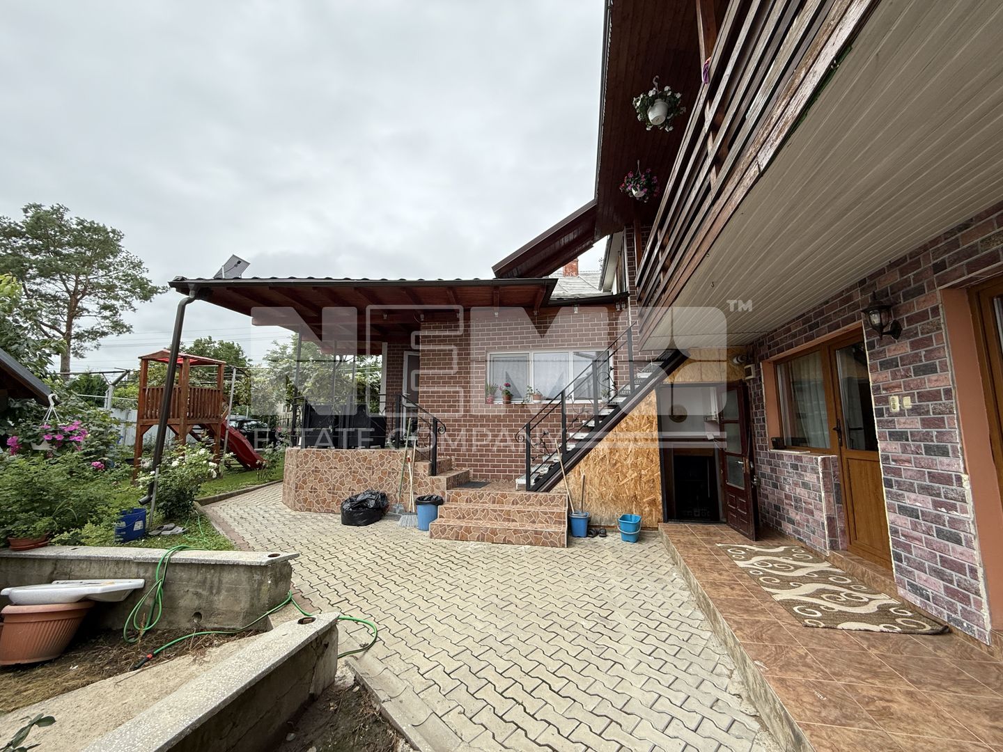 CASA CU DEPENDINTE | GARAJ | CURTE | TISAUTI | SUCEAVA - Poză 1