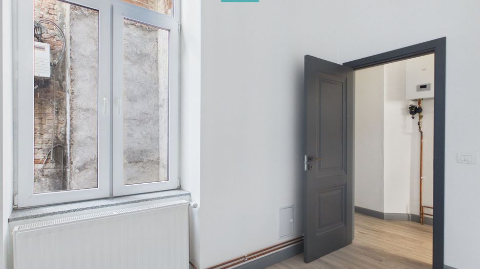 Spațiu central Jiga – birou sau locuință - Poză 9