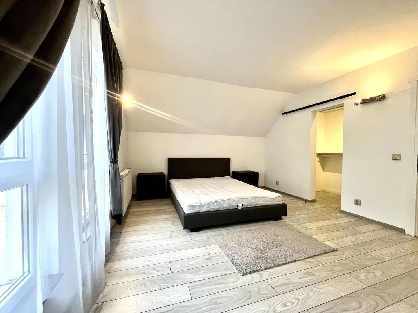 Casă luminoasă cu curte și garaj, perfectă pentru familie | Braytim - Poză 18