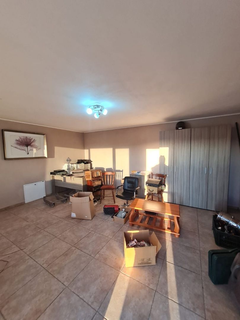 Casa cu teren de 14340 mp în Jebel/Pretabila pentru afacere - Poză 30