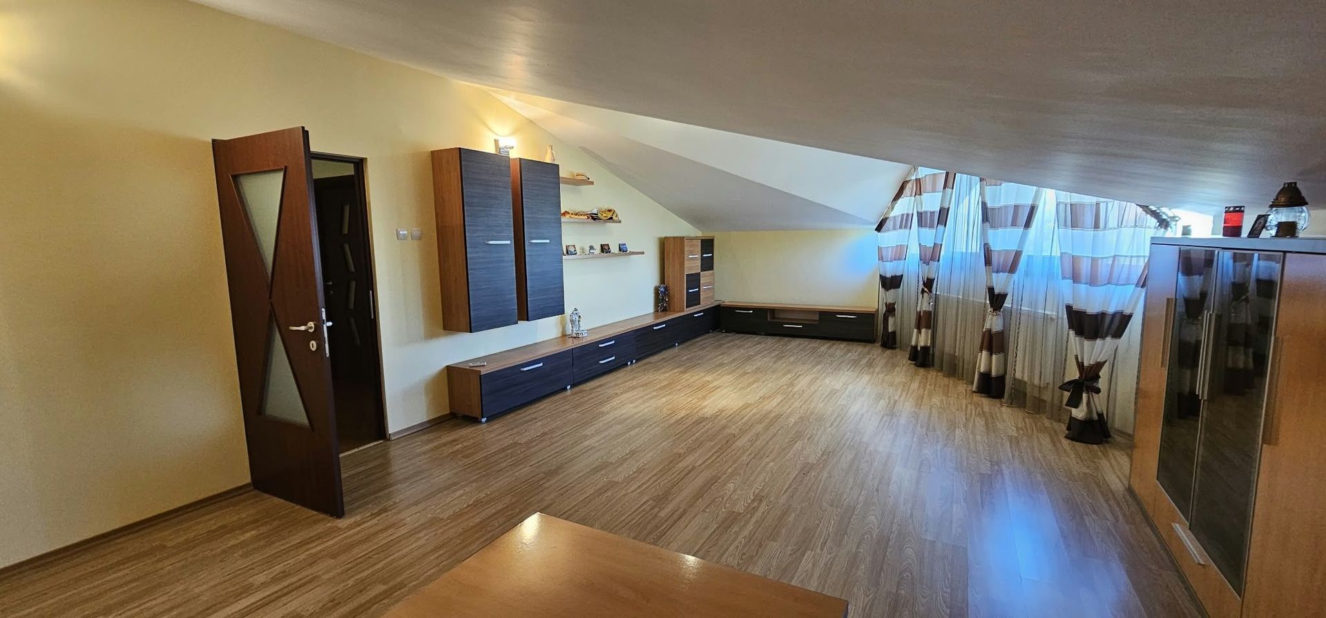 Spațiu - apartament 5 camere de închiriat – 160 mp - Micro 20 – zona BKO - Poză 6