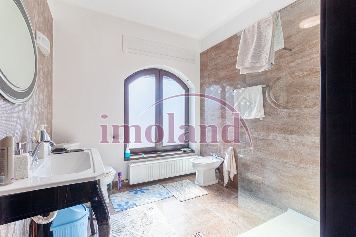 Vila cu piscina si garaj - 6 dormitoare - Pantelimon - Poză 18