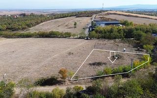 Teren Intravilan cu Priveliste Superba si Utilatii in Viile Satu Mare - Poză 1