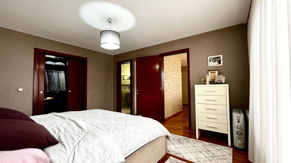 Casa spațioasă și primitoare cu garaj dublu, în Braytim – Soarelui - Poză 16