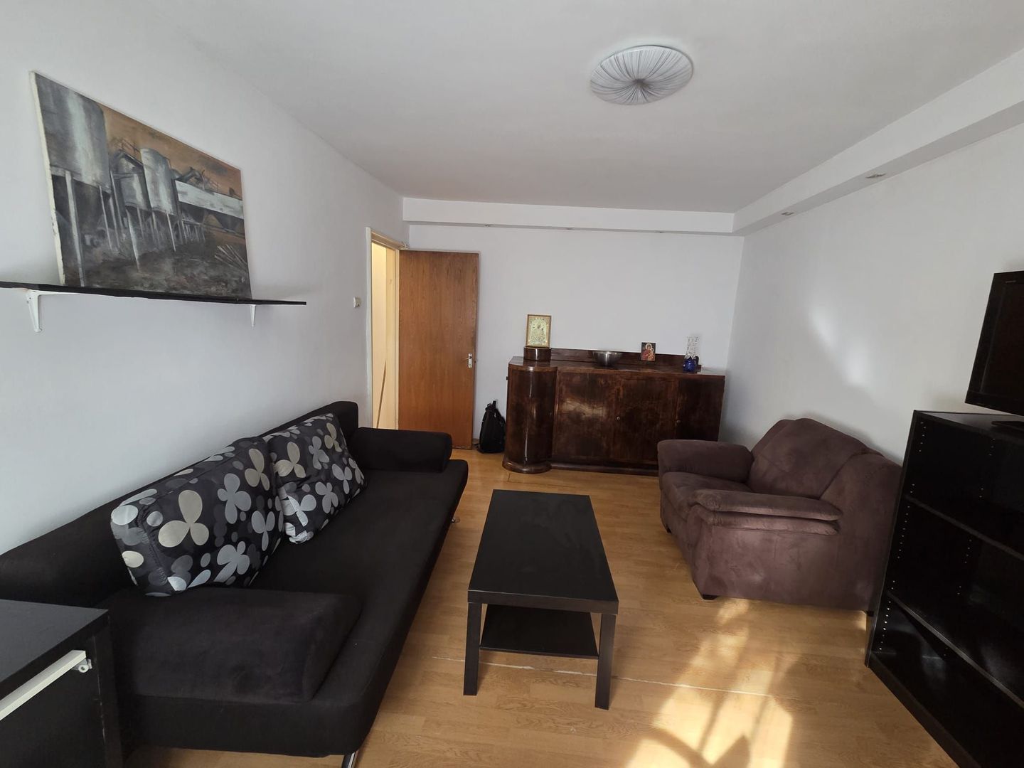 AP.2 CAMERE- APARATORII PATRIEI, PET-FRIENDLY, REABILITAT, METROU - Poză 2