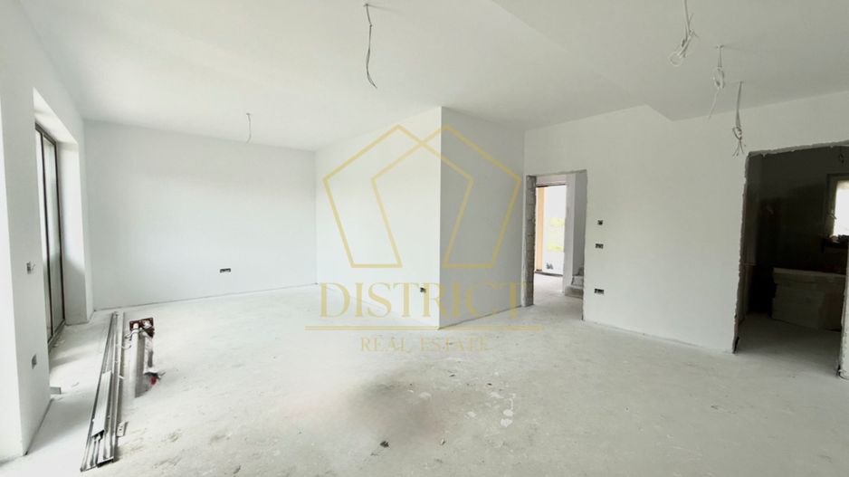 Duplex spatios cu 4 camere | Covaci - Poză 3