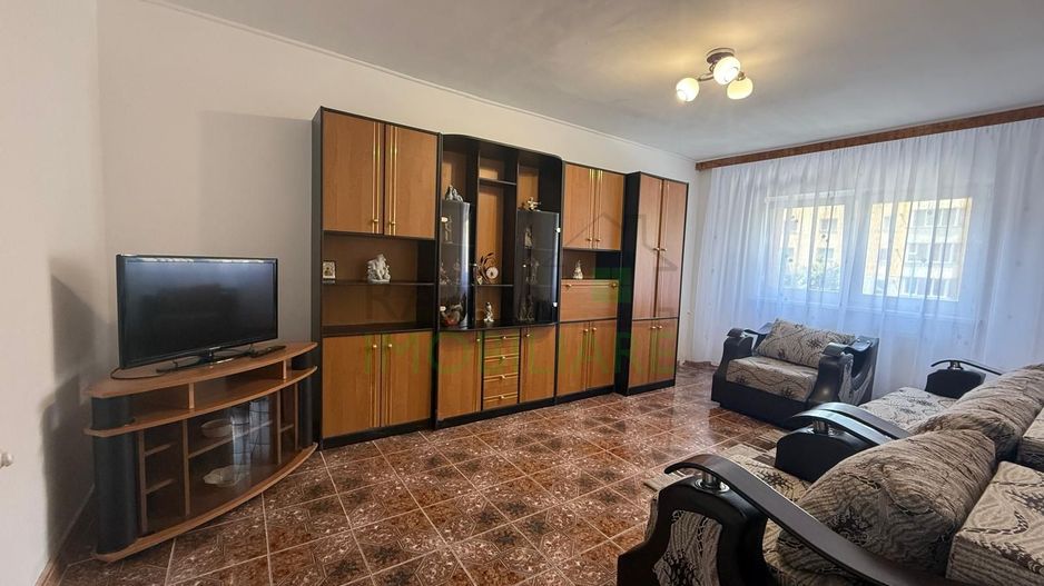 Apartament 3 Camere Decomandat, Etaj 1, Tractorul - Poză 1