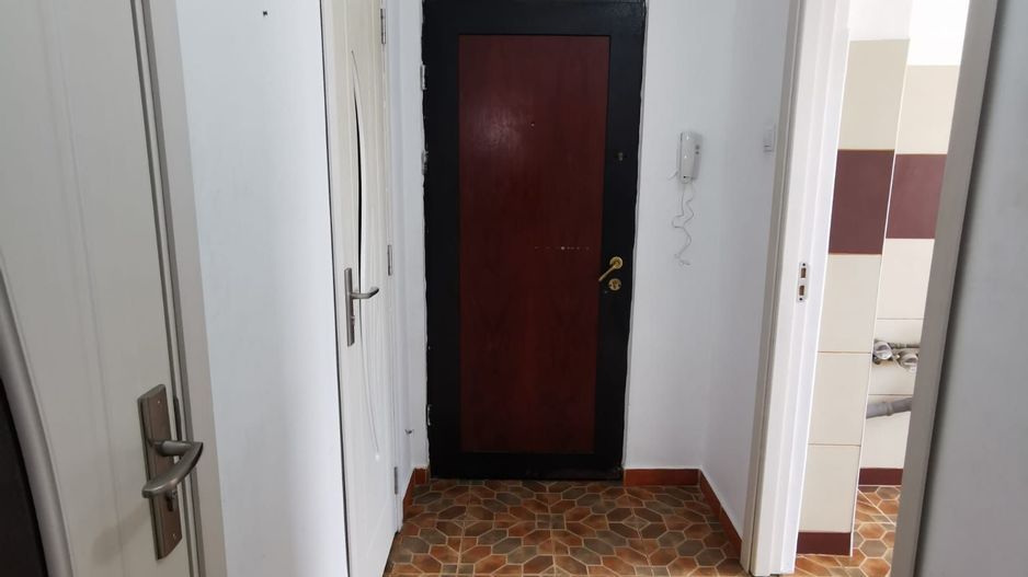 3 camere decomandat la 2 minute de metrou 1 Decembrie 1918 Ozana Titan - Poză 1