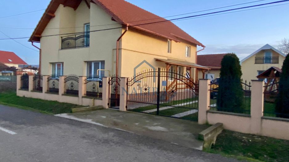 Casă de vânzare Seini - Poză 1