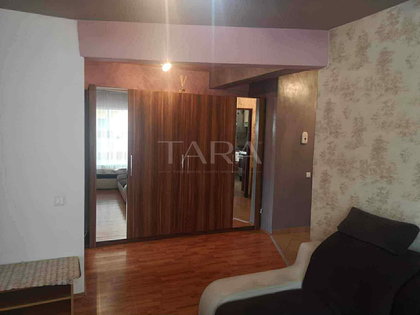 Apartament cu 2 camere, complet mobilat, într-o zonă liniștită. - Poză 3