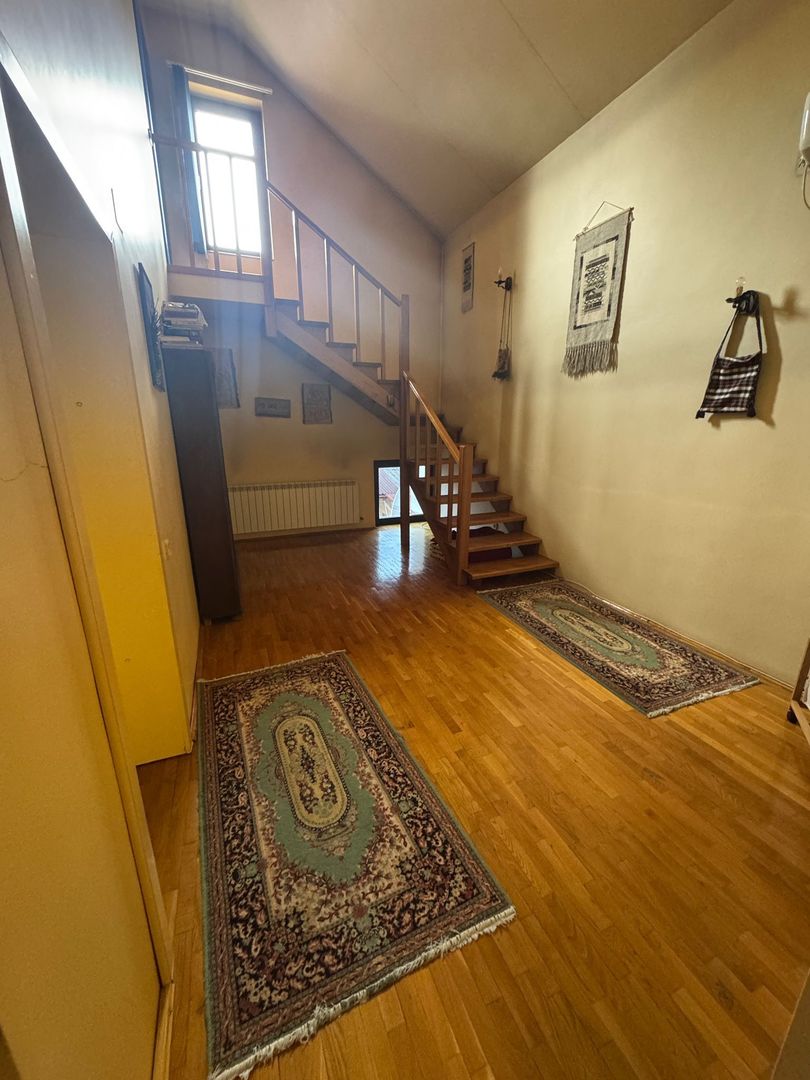 Casa de închiriat 7 camere Sector 4, ideal pentru clinica, gradinita - Poză 23