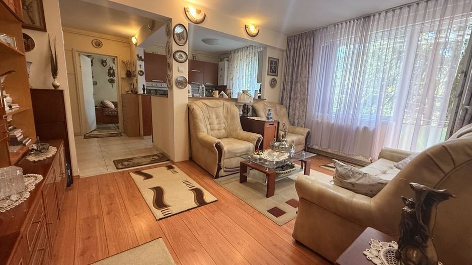 BRASADAS vinde ap 3 camere etajul 2/4 pe Careiului - Poză 6
