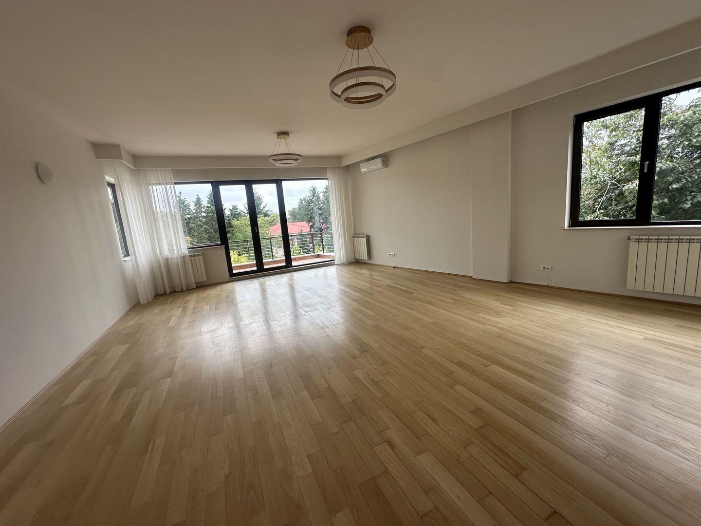 Nou  4 camere  de inchiriat Primaverii - Poză 2