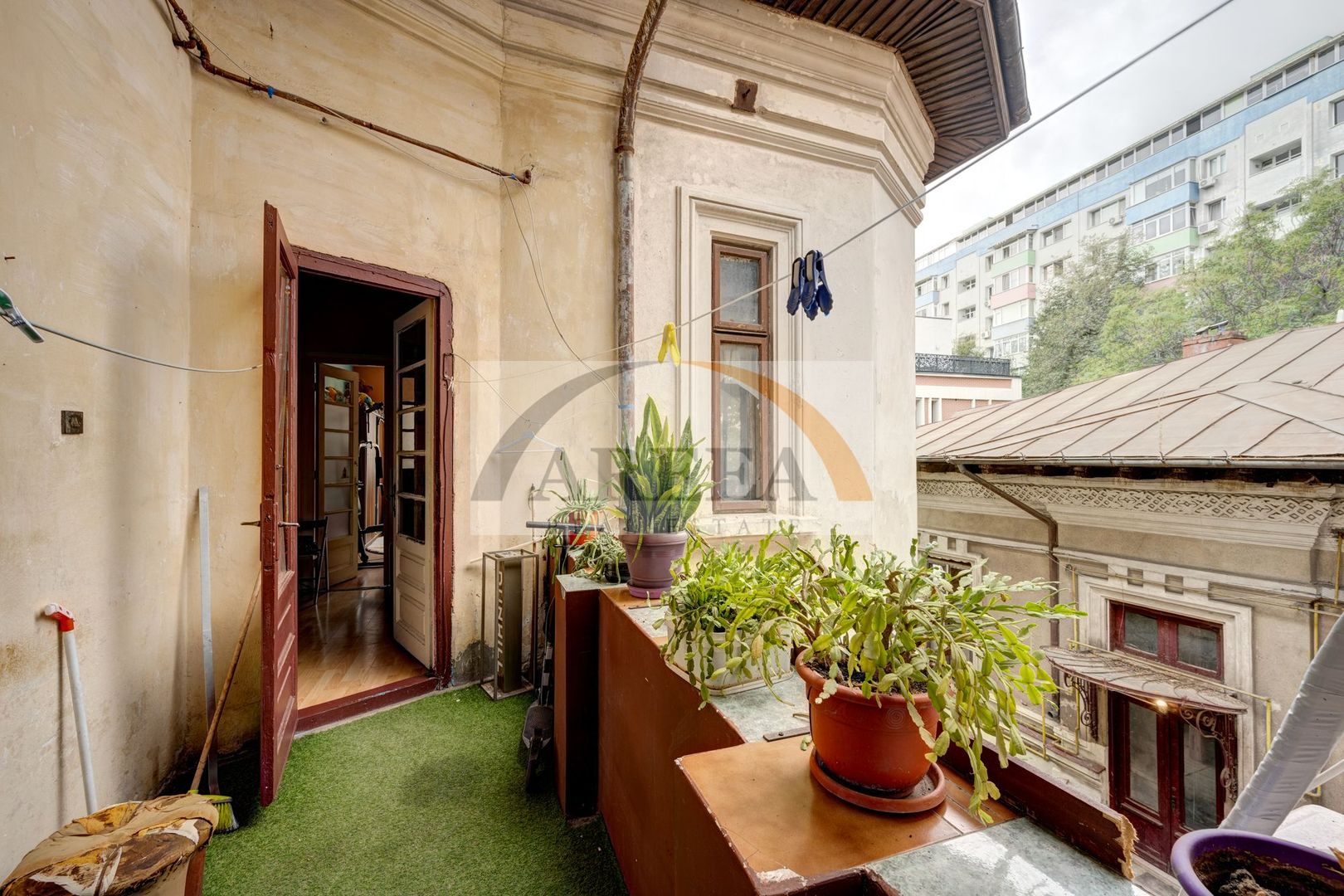 Proprietate in vila, etaj, partial renovat - Pasajul Unirii - 154 mp - Poză 25