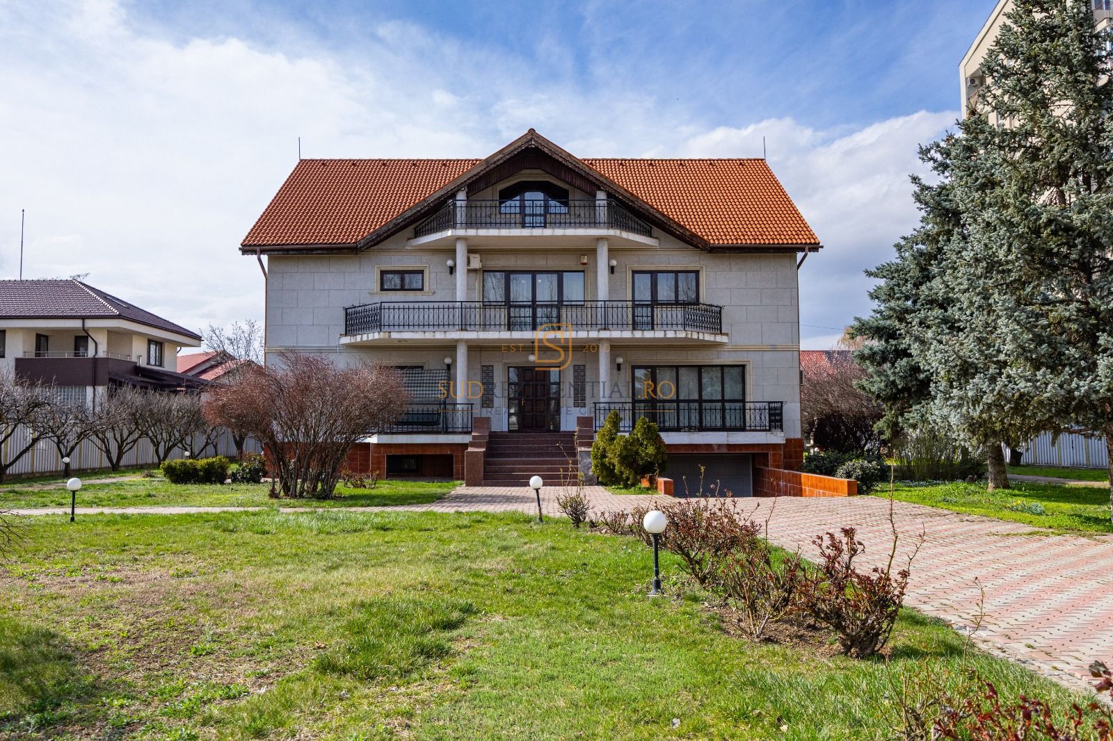 Vila impresionanta D+P+E+M | 500+ mp | teren 2652 mp | piscina - Poză 2