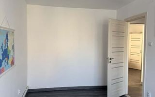 Apartament 3 camere - Traian , zona Garii - Poză 7