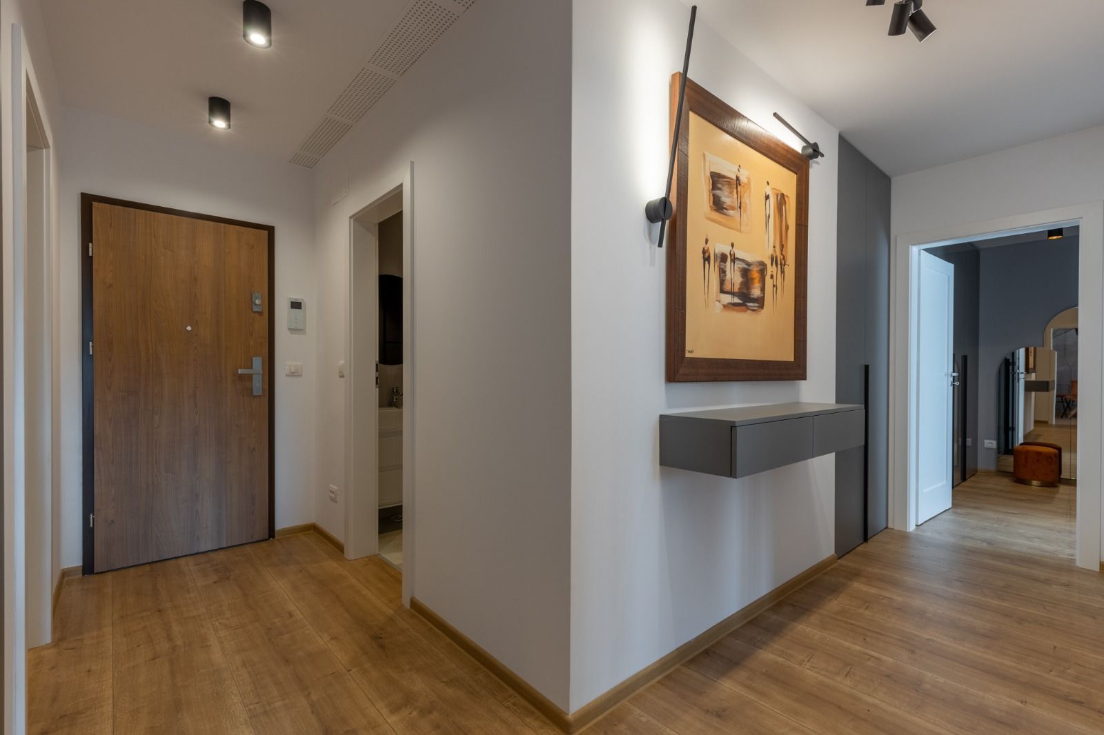 Inchiriem apartament 3 camere mobilat utilat lux cu parcare subterana - Poză 6