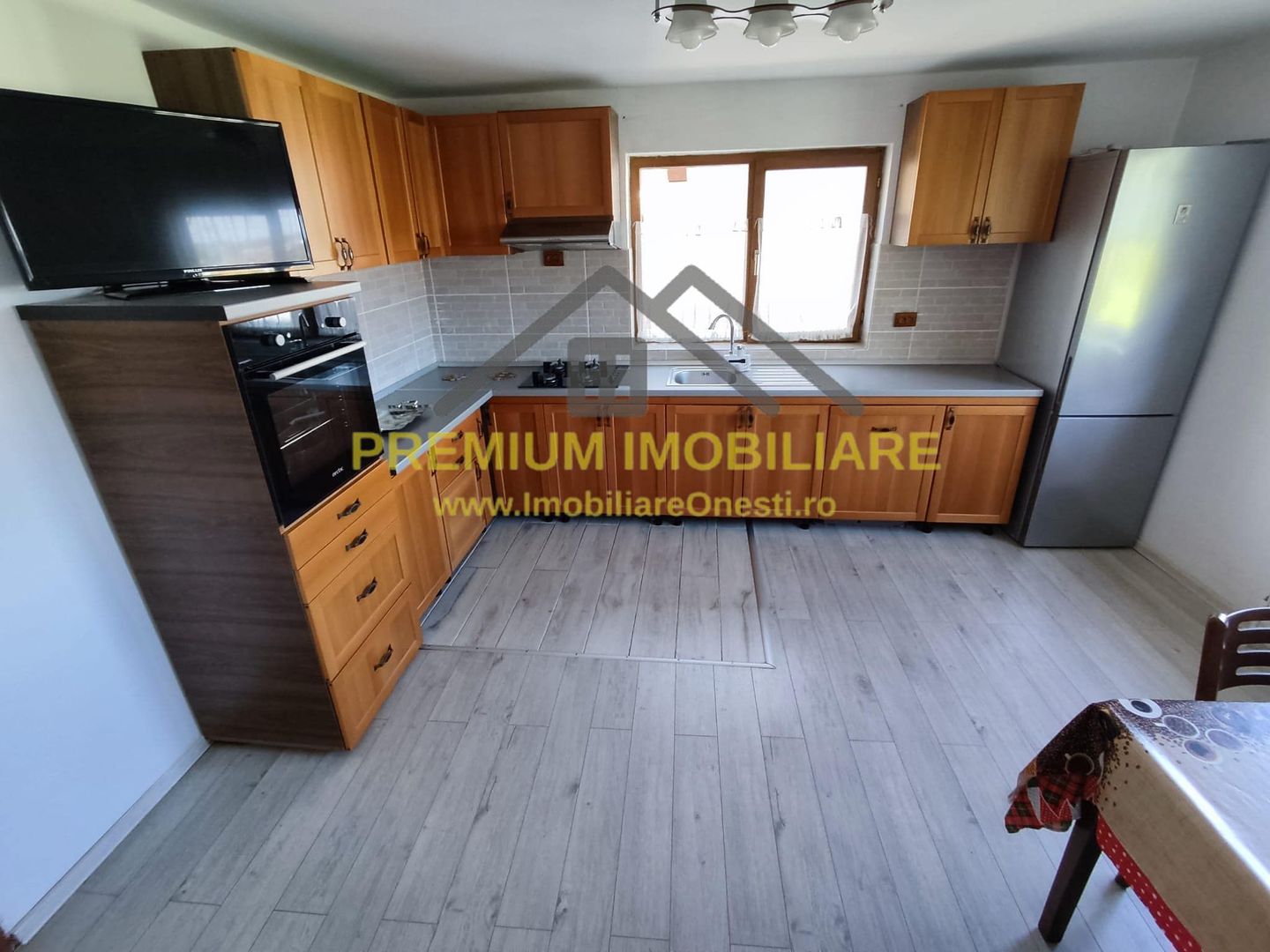 Casa de Vanzare Onesti - Calea Scutarului - Poză 2