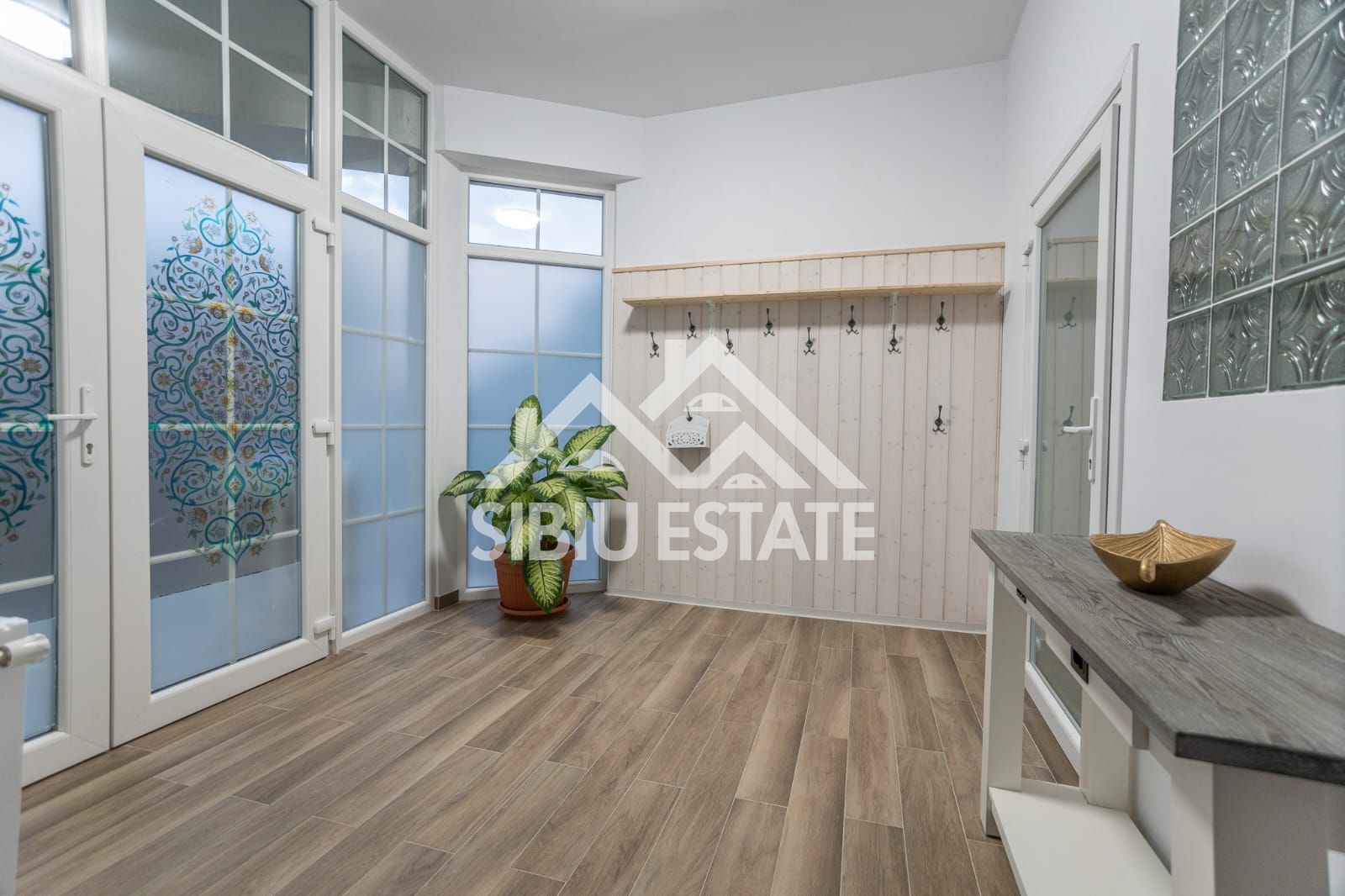 Apartament de inchiriat 3 camere cu grădină-Zona Calea Cisnadiei - Poză 9