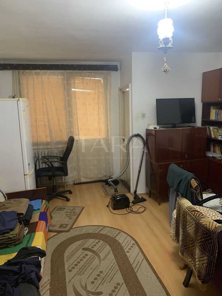 Garsonieră cu balcon, ultimul etaj – Grigorescu. - Poză 2