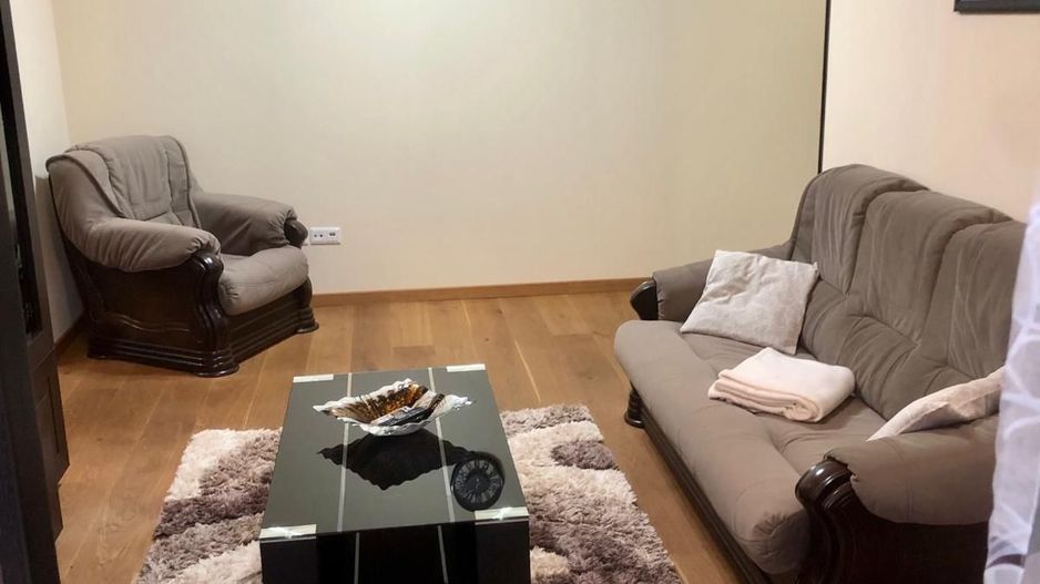 Apartament cu 2 camere si loc de parcare - Poză 3