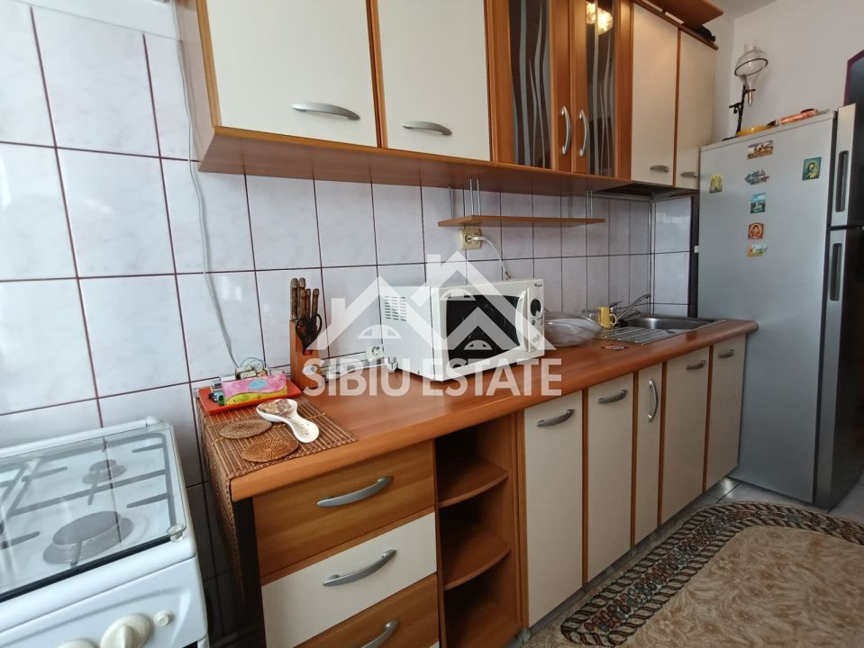 Apartament de vanzare cu 3 camere, decomandat -55 mp. balcon, pivnita - Poză 20