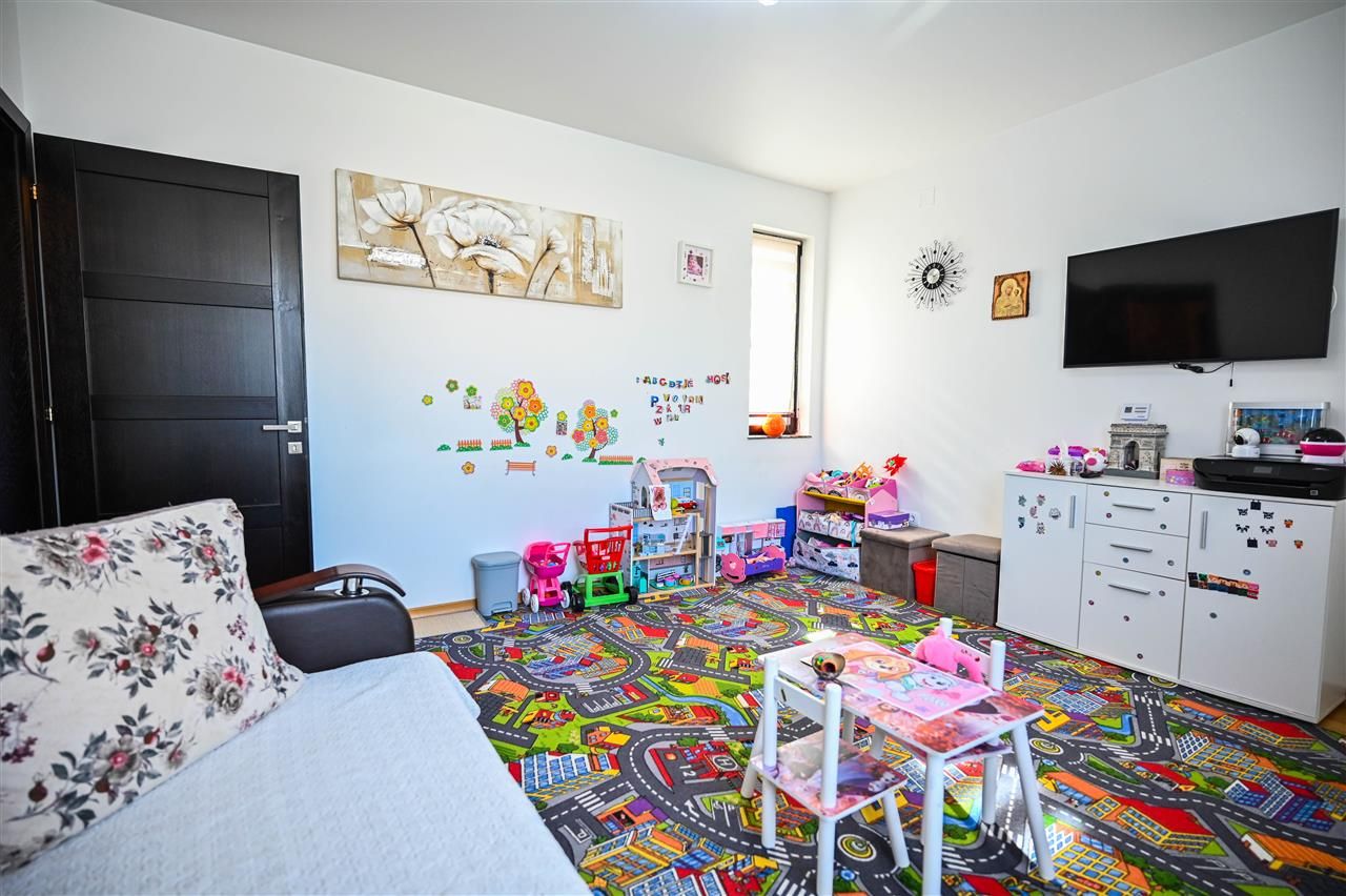 Somptuozitate in stil modern, 2 garaje, 3 terase, totul pe 1.000 mp teren - Poză 23