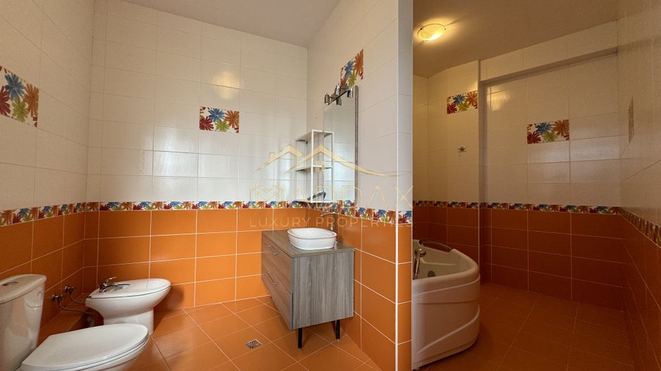 Vila Individuala 7 camere*Piscina*Teren 1000 mp / 8 parcari// Erou Iancu Nicolae - Poză 37