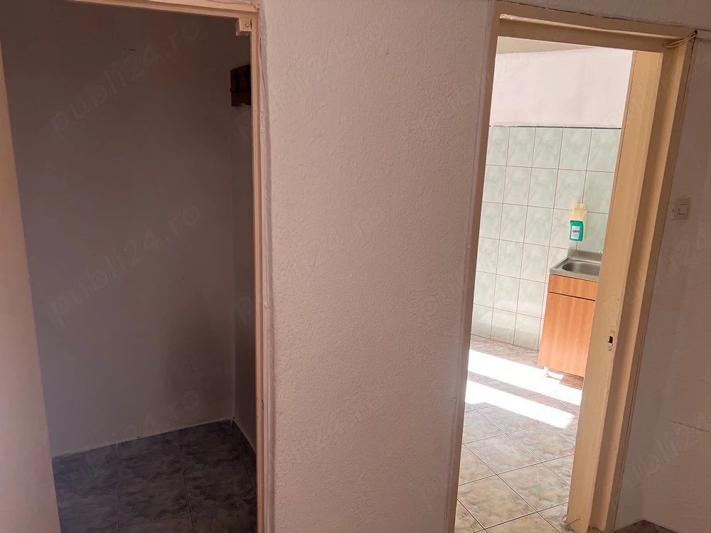 Vanzare Apartament decomandat 2 camere, bloc 1980, 1 min metrou Obor - Poză 5