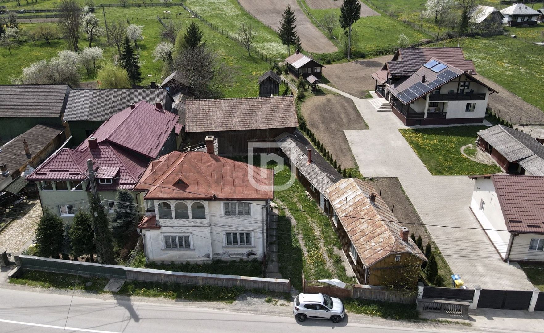 De vanzare casa cu anexe - 2507 mp Manastirea Humorului - Poză 18