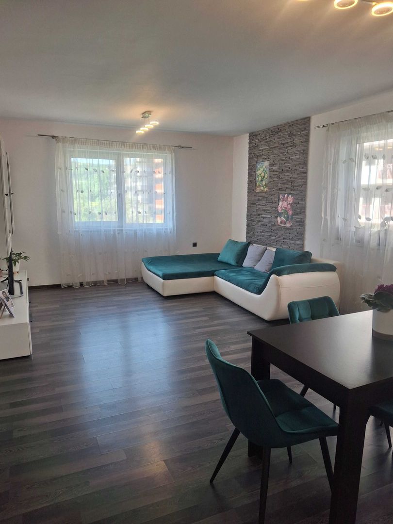 Apartament 2 camere, balcon, etaj intermediar, BMW - Poză 1