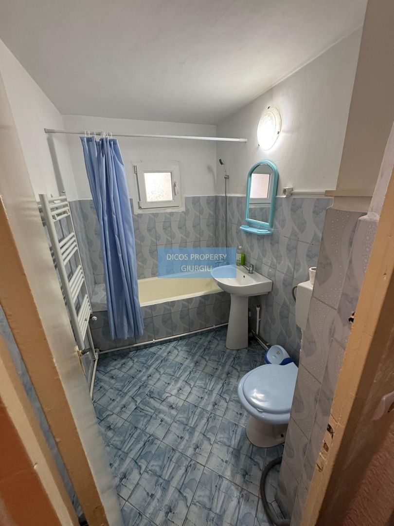 De Vânzare - Apartament 3 Camere, Strada Decebal - Poză 9