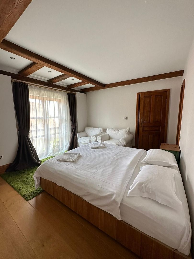 Casa saseasca CRISTIAN,amenajata LUX,pt turism,piscina,curte - Poză 2