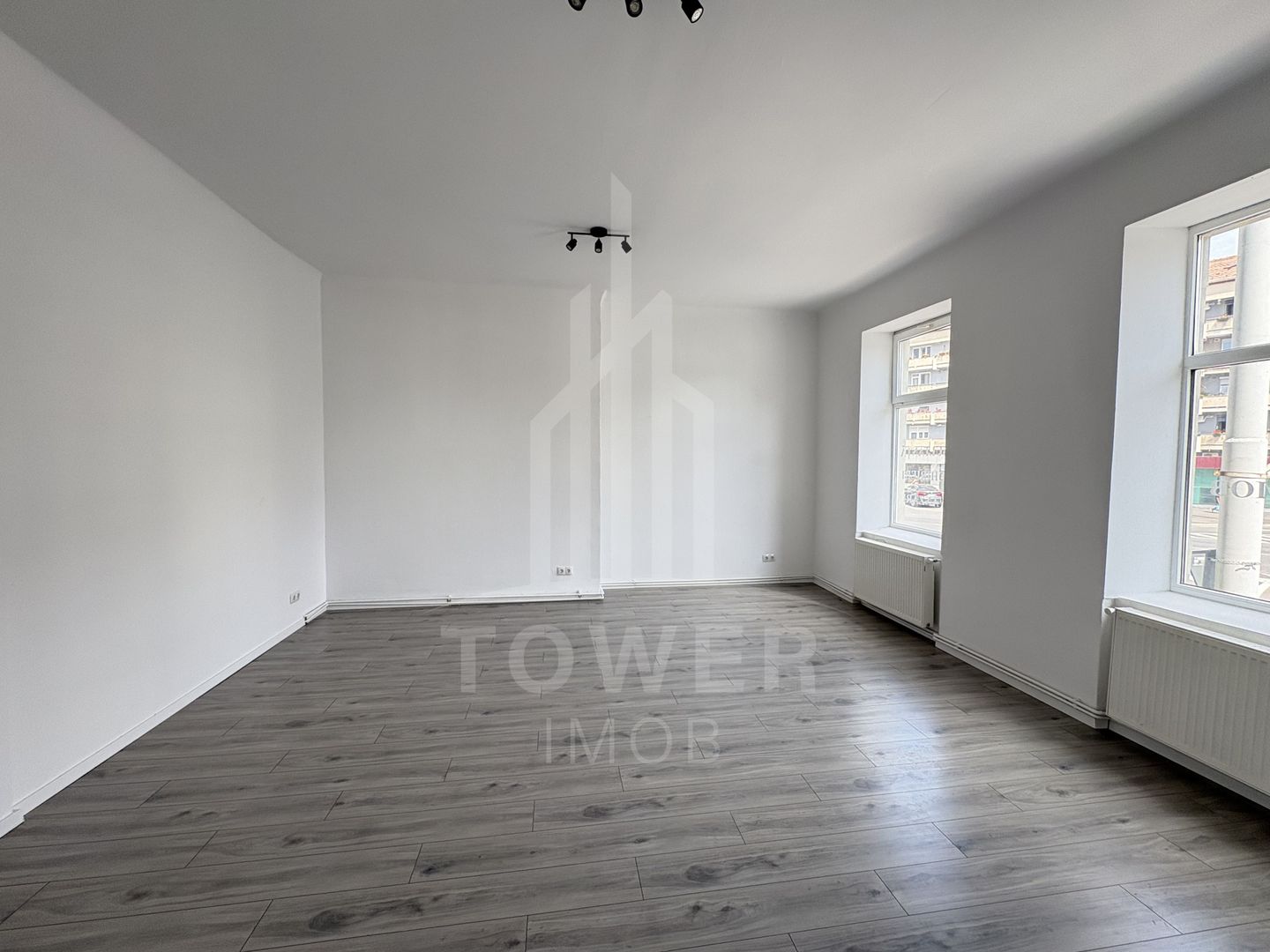 spațiu de închiriat central - Poză 4