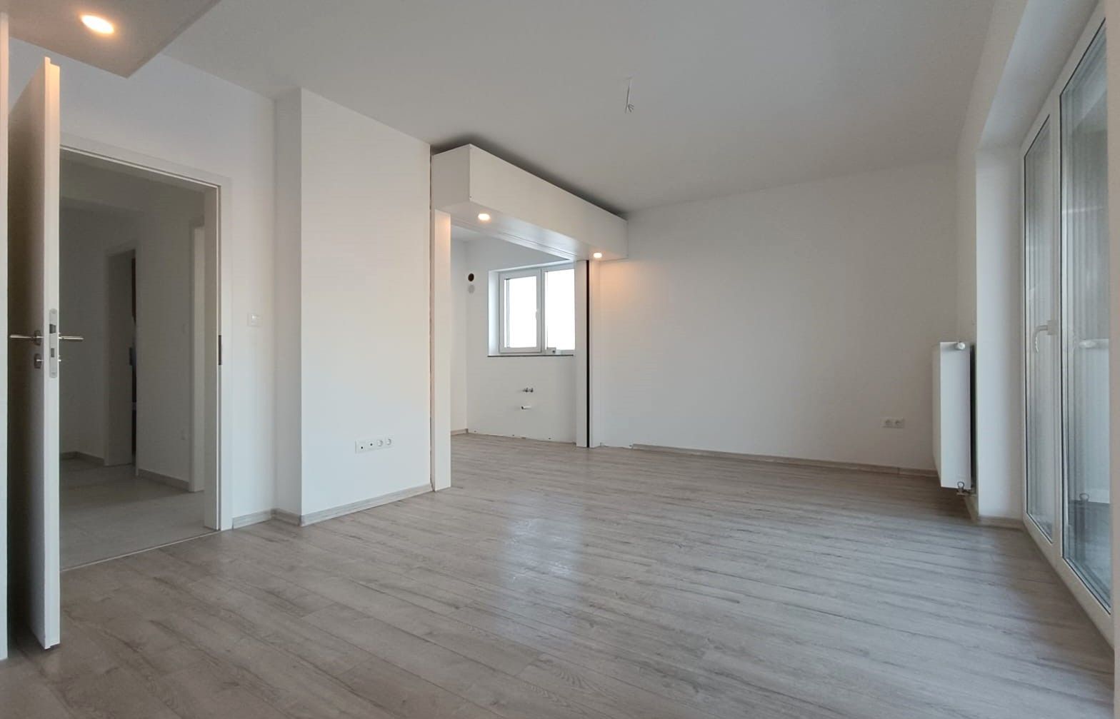 Oferim spre vanzare apartament 2 camere modern cu pereti retractabili - Poză 1