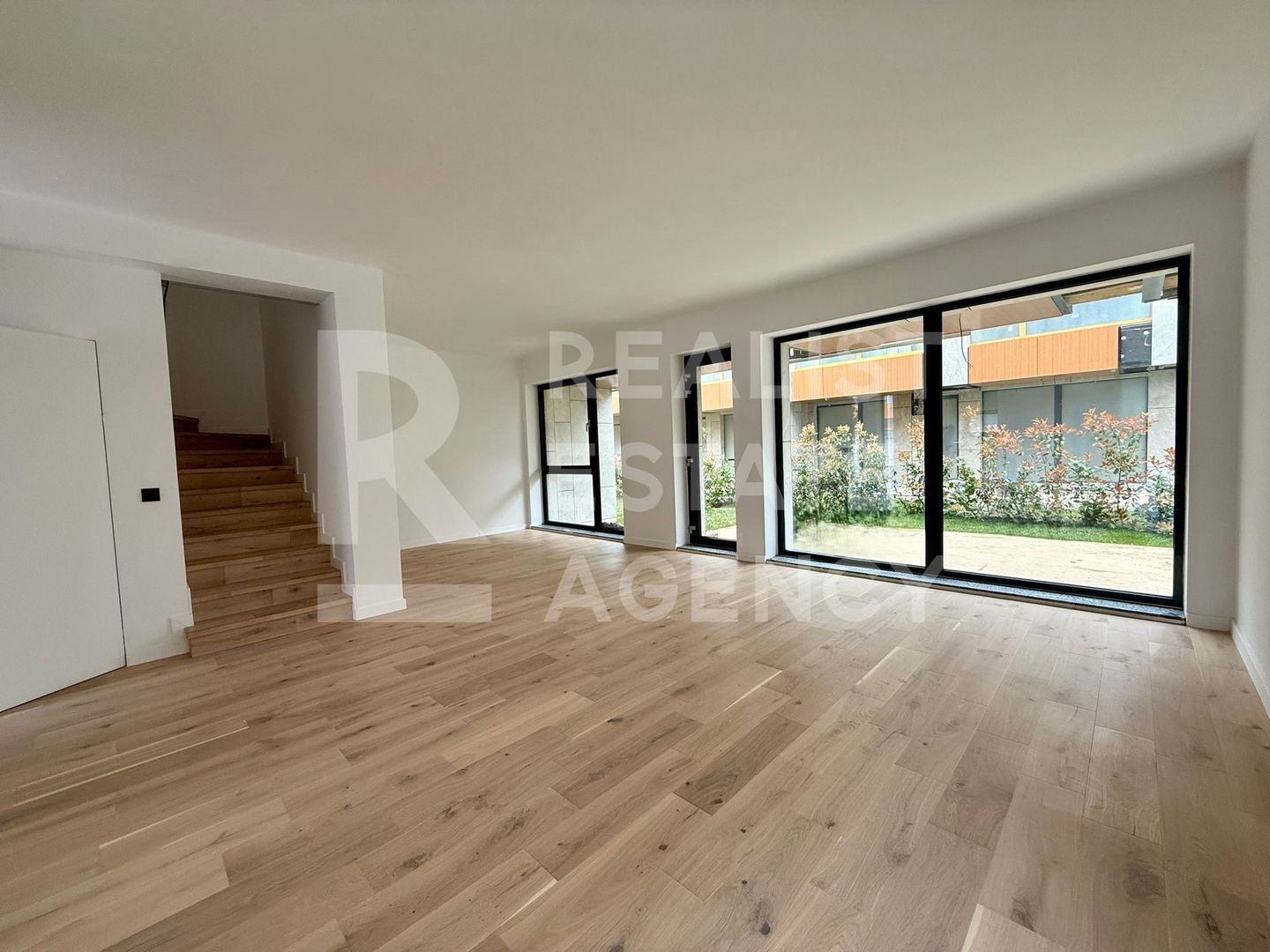 Vilă sustenabilă - panouri fotovoltaice, pompe de căldură, Pipera - Poză 3