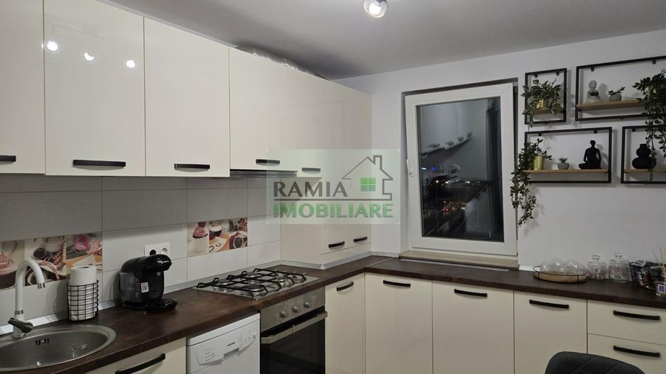 Apartament premium 2 camere, Urban Invest Coresi, Parcare + boxă - Poză 8