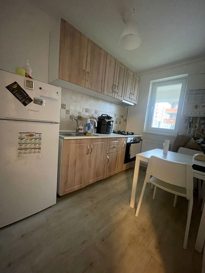 Apartament 2 camere,fix langa metrou,complex cu piscina - Poză 1