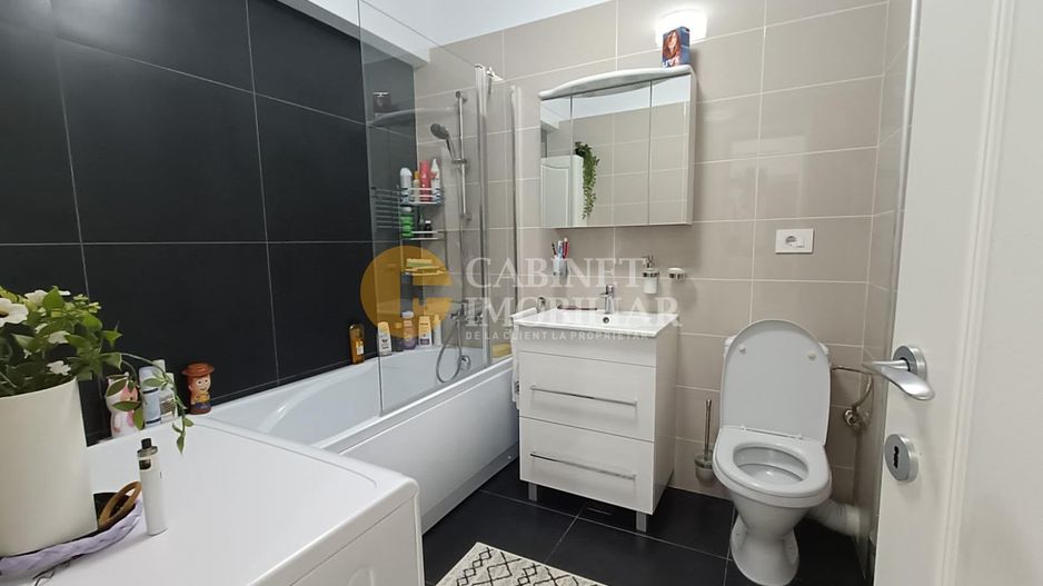 2 CAMERE DECOMANDAT--ETAJ 2--2 LOCURI DE PARCARE--BOXA INCLUSA - Poză 6