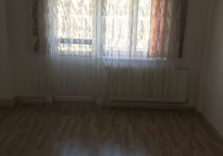 BRASADAS vinde garsoniera la etajul 4/4 in zona Careiului. - Poză 6