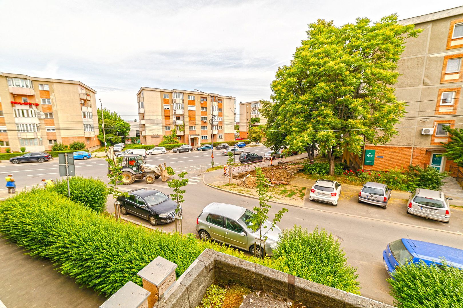 Apartament spațios în zona Banu Mărăcine - Poză 2