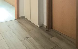 Apartament cu trei camere, zona Astra 47 mp - Poză 2