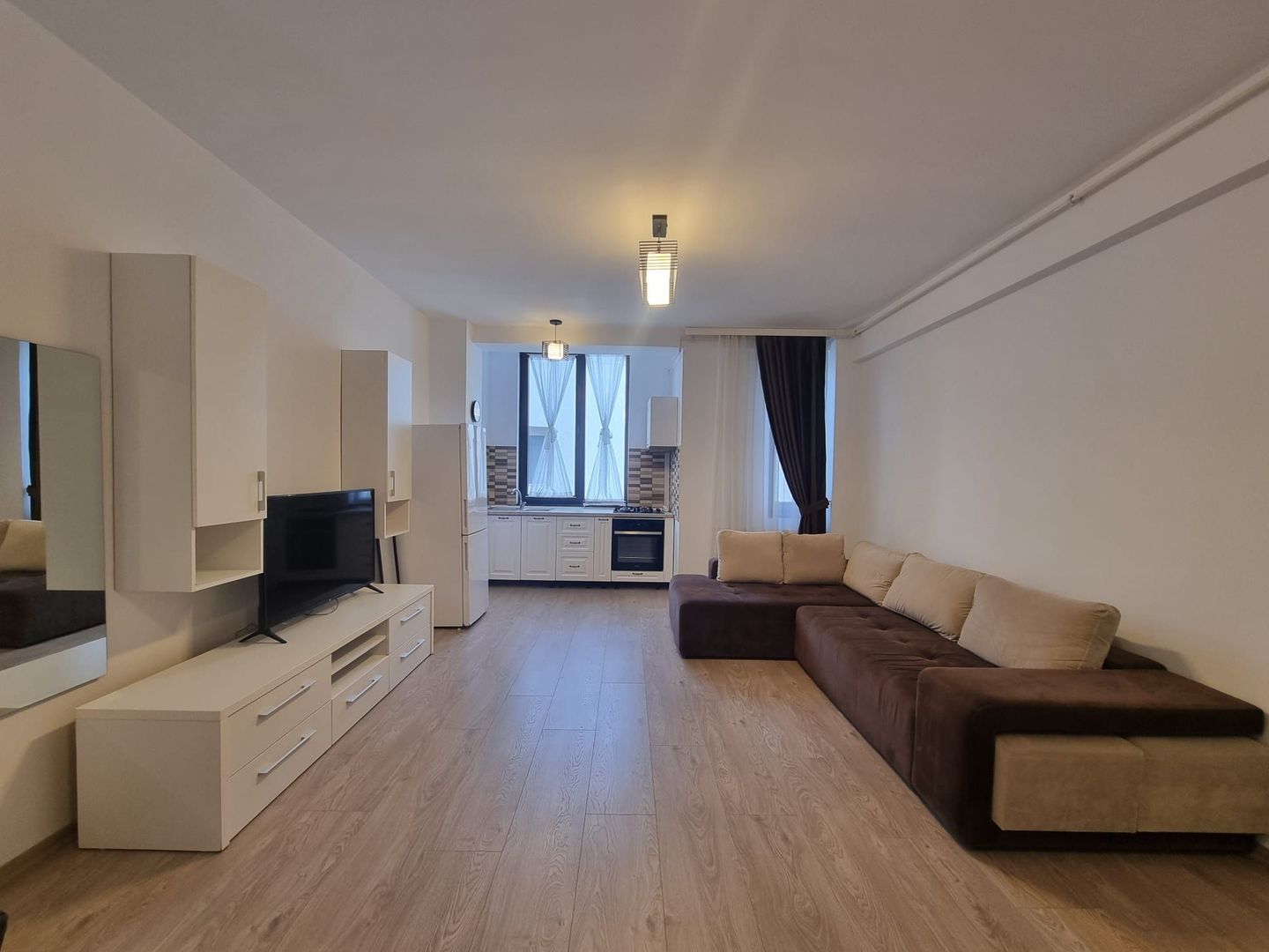 Apartament 2 camere de vanzare--zona Elvila - Poză 1