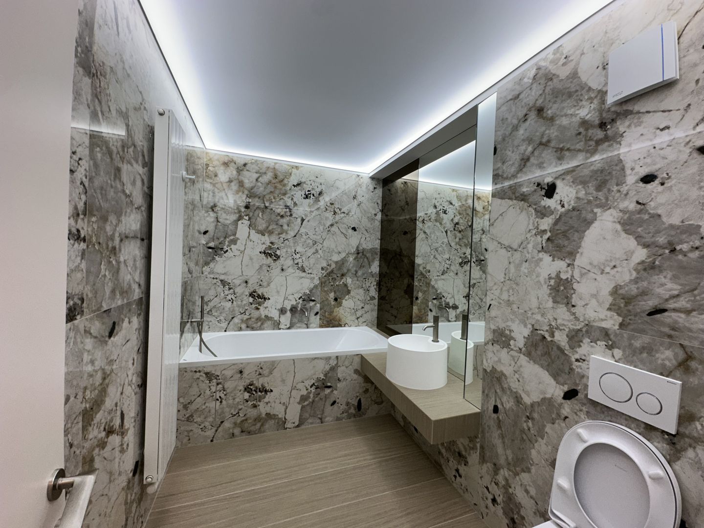 PRIMA INCHIRIERE 3 CAMERE CORTINA 126 - Poză 9